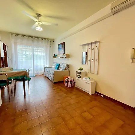 Amazing Flat Just 350m From The Sea 아파트